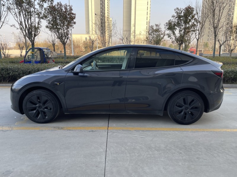济宁25年特斯拉MODEL Y8
