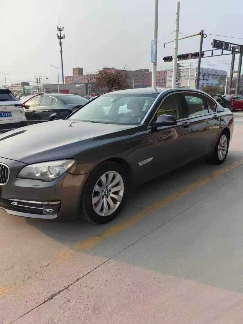 保定13年宝马7系3