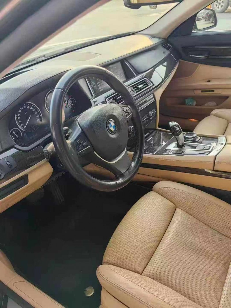 保定13年宝马7系4