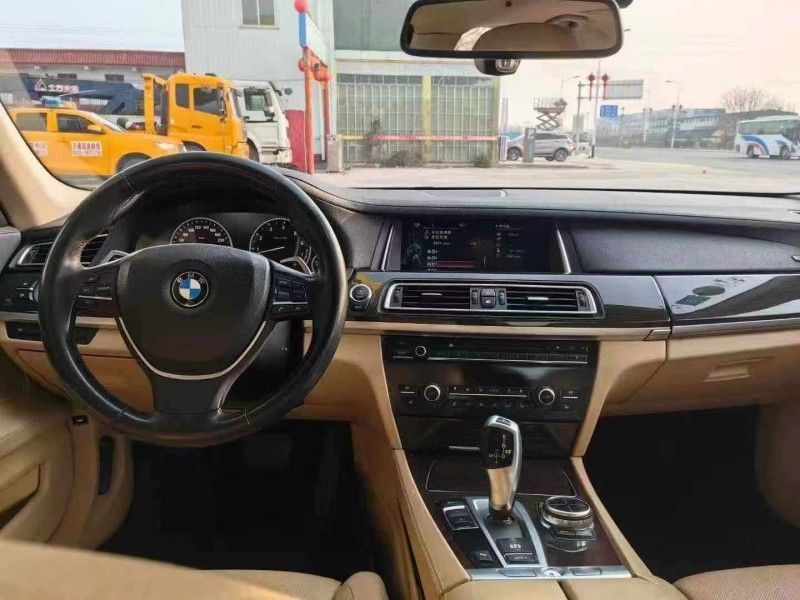 保定13年宝马7系5