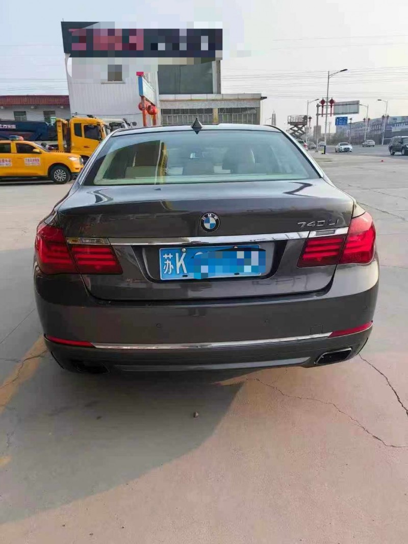 保定13年宝马7系8