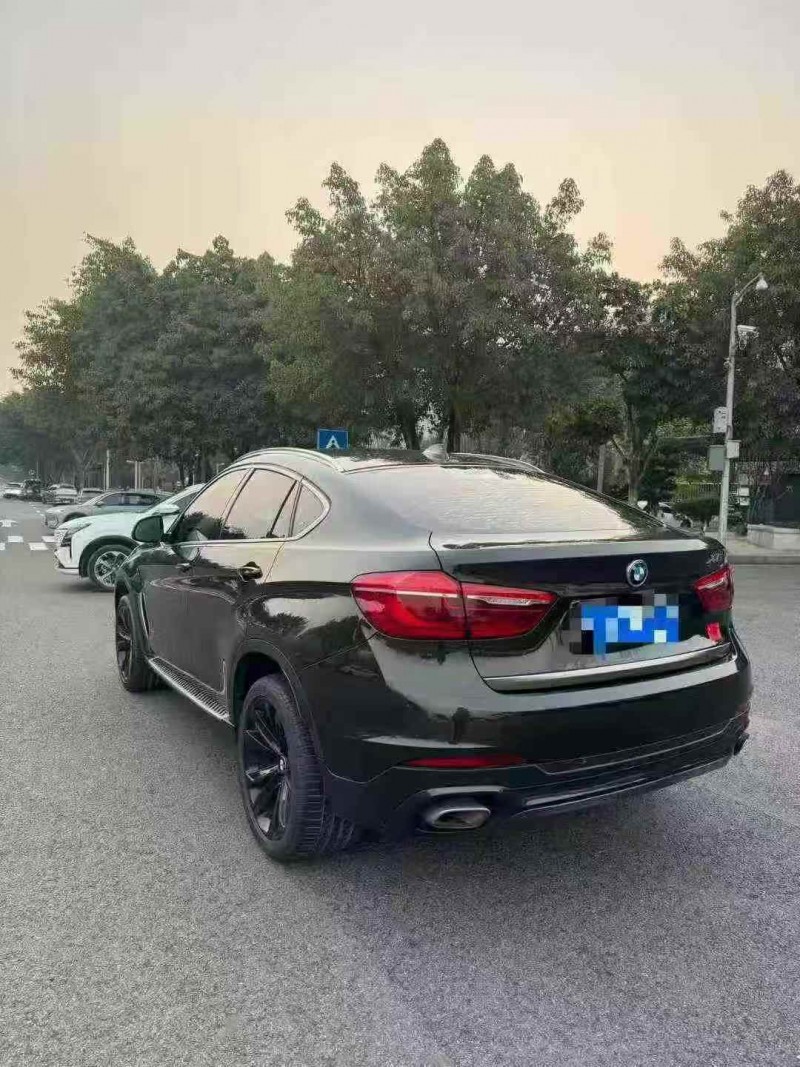 重庆18年宝马X67