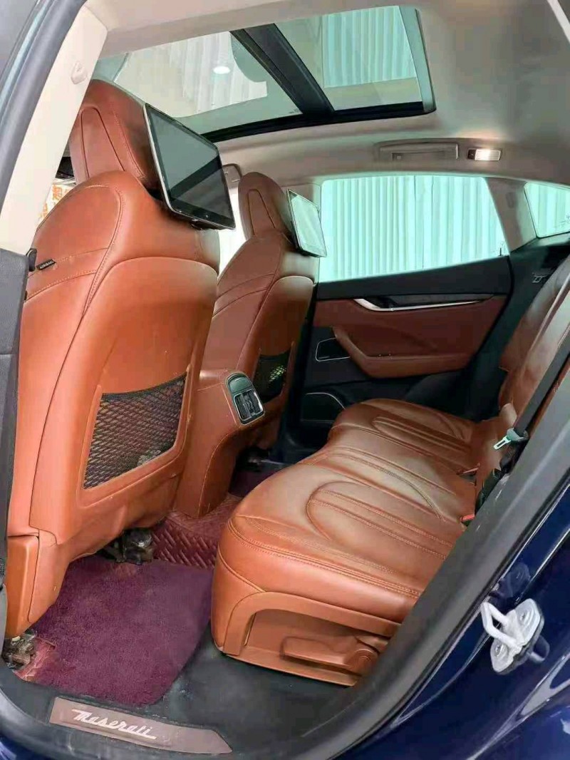 鄂州17年玛莎拉蒂Levante5