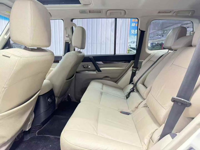 北京19年三菱帕杰罗6