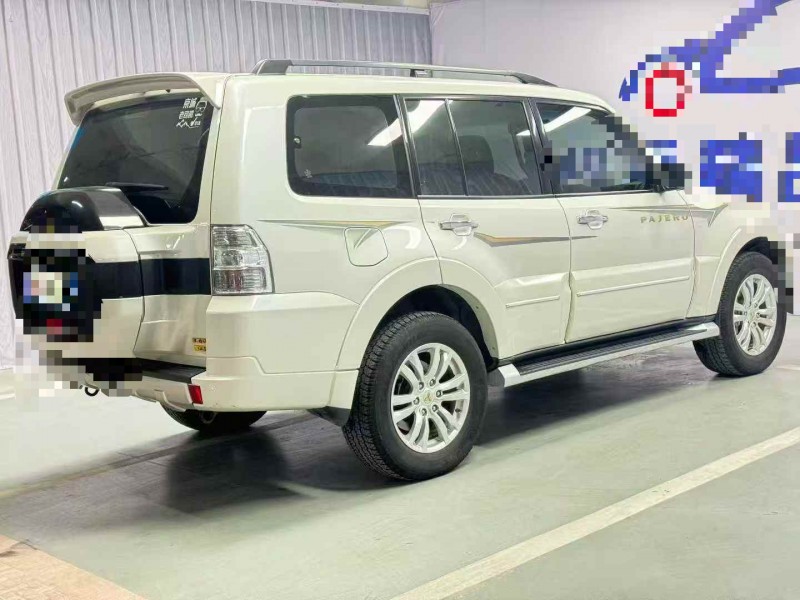 北京19年三菱帕杰罗7