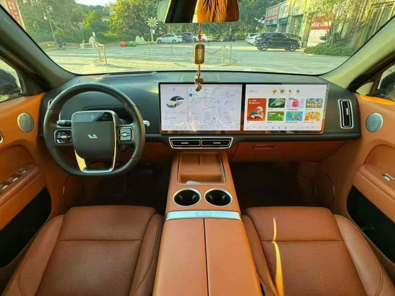 广州23年理想L75