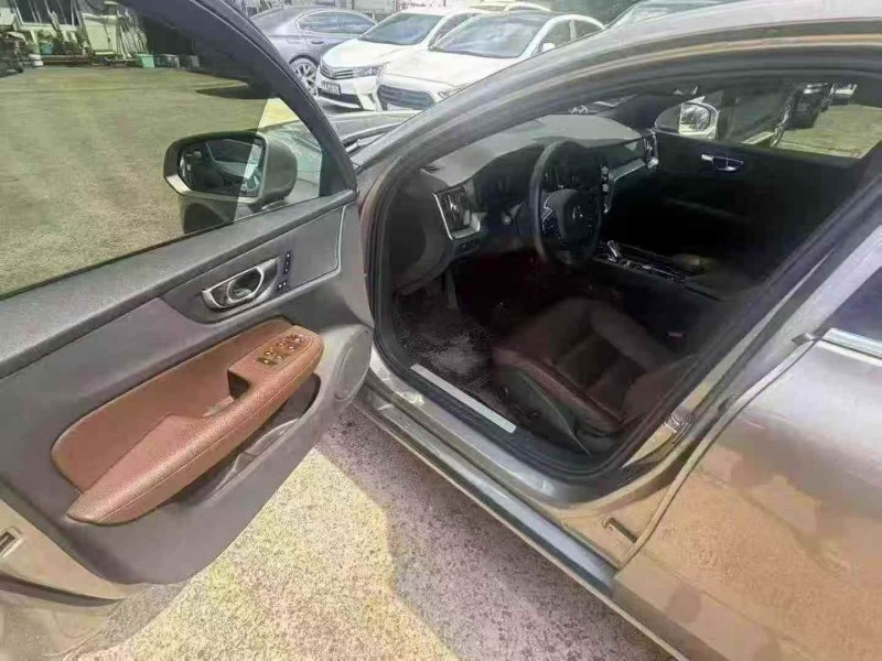 邵阳22年沃尔沃S60L4