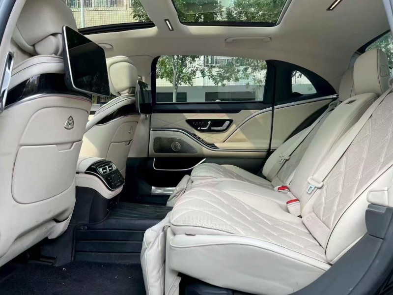 郑州24年奔驰迈巴赫S级9