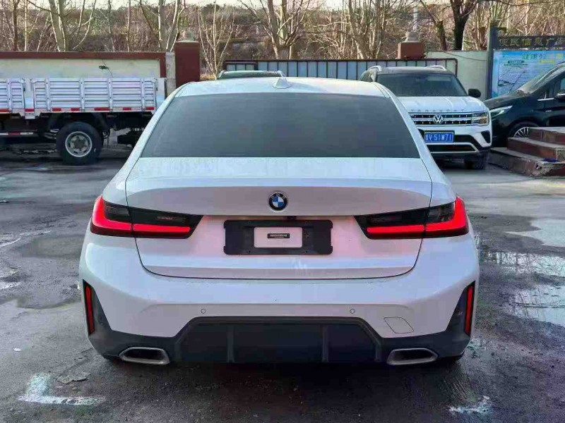 淄博23年宝马3系9