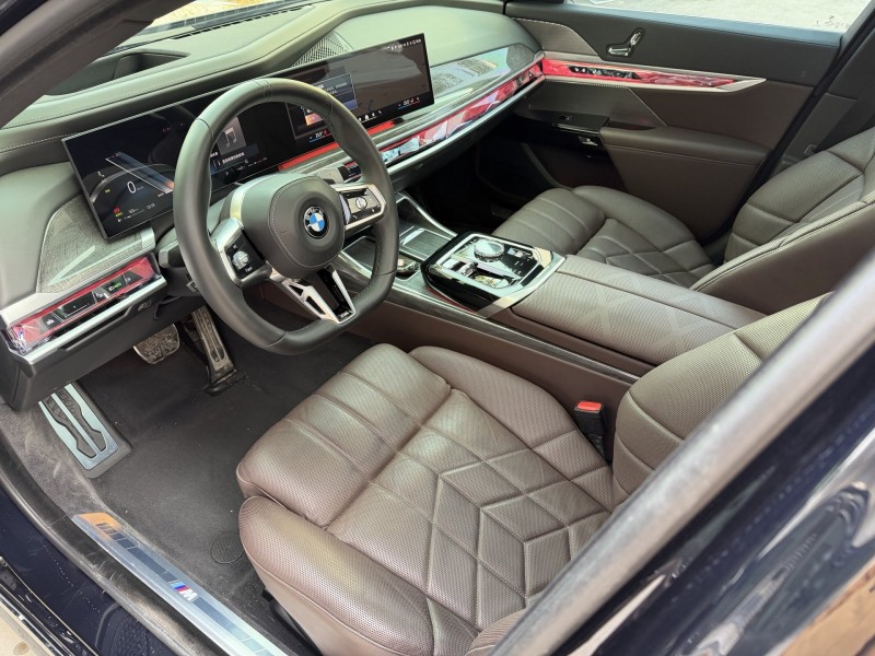 济宁24年宝马7系5