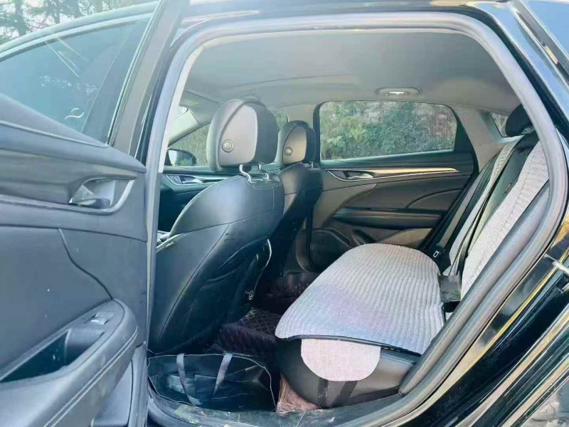 烟台19年别克君越6