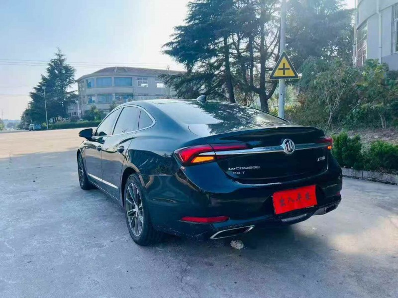 烟台19年别克君越8