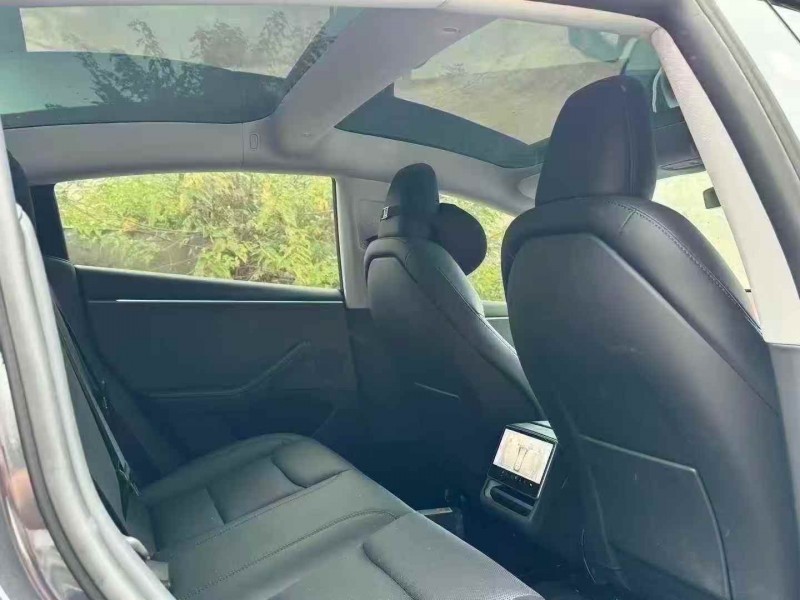 鄂州25年特斯拉MODEL 36