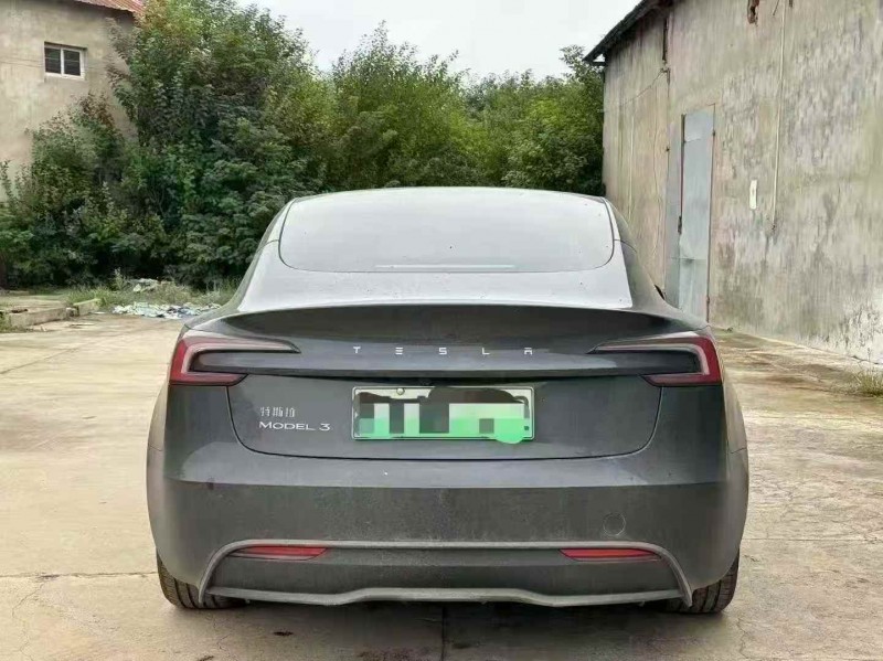 鄂州25年特斯拉MODEL 39