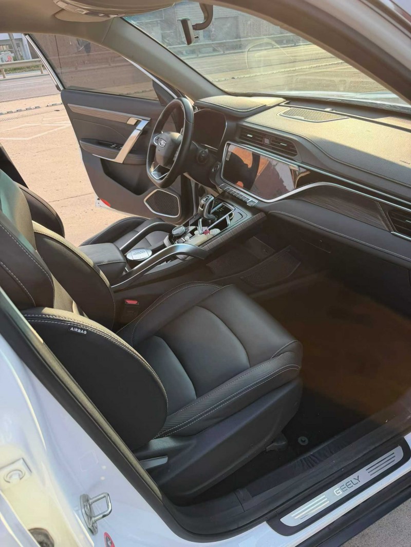 淮安20年吉利博越4