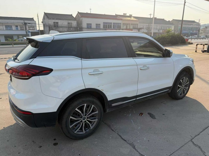 淮安20年吉利博越8