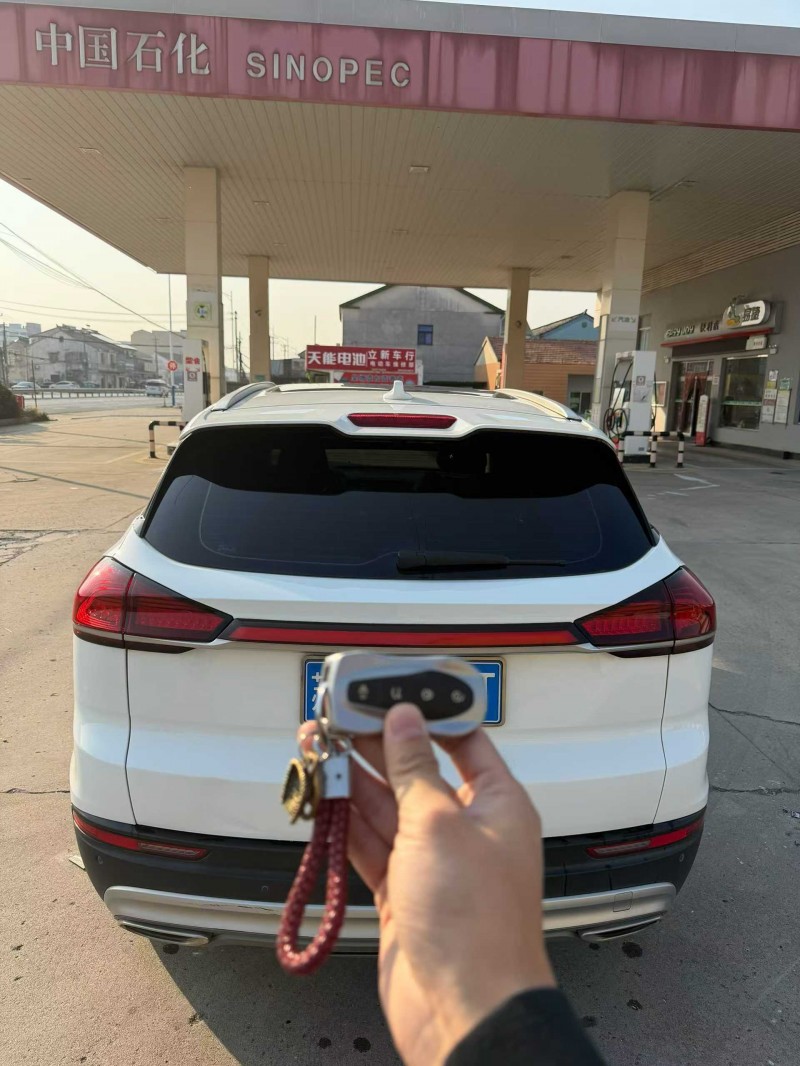 淮安20年吉利博越9