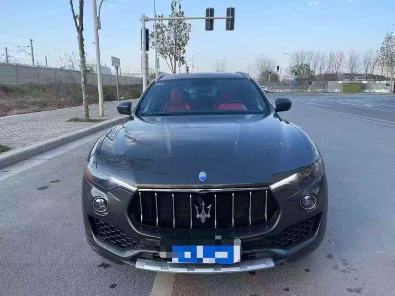 安阳18年玛莎拉蒂Levante1