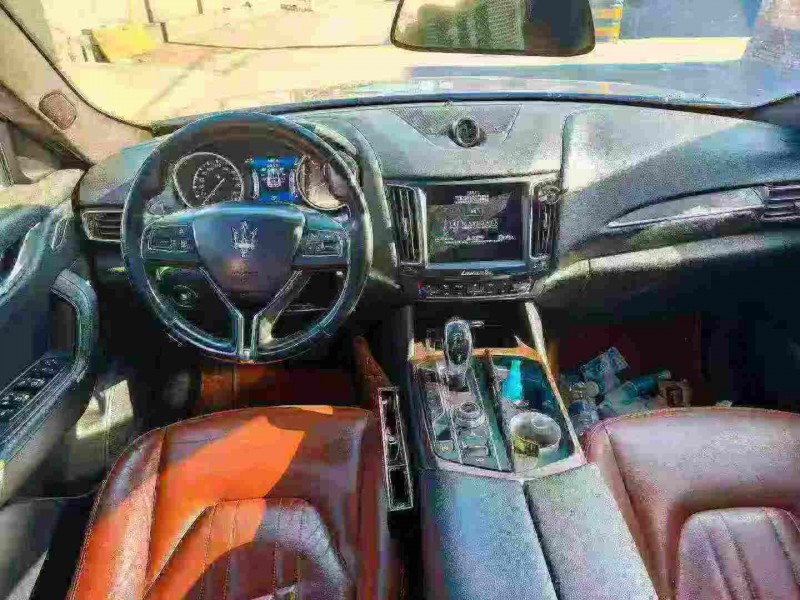 邯郸17年玛莎拉蒂Levante4