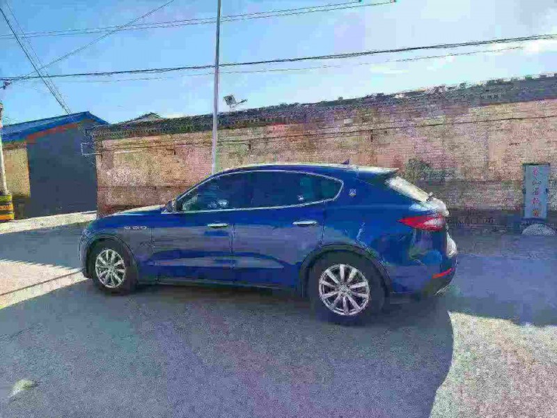 邯郸17年玛莎拉蒂Levante7