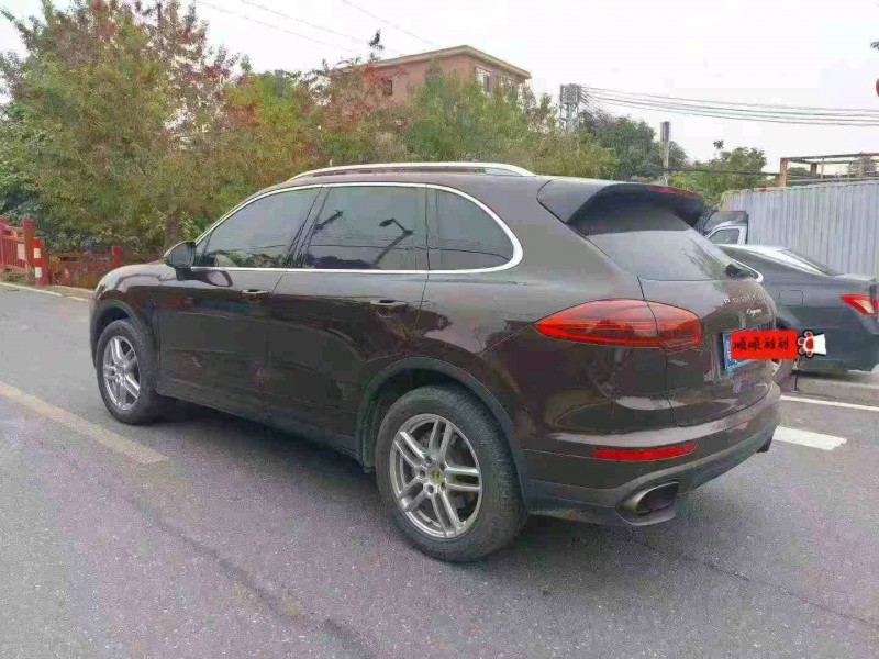 汕头15年保时捷卡宴8