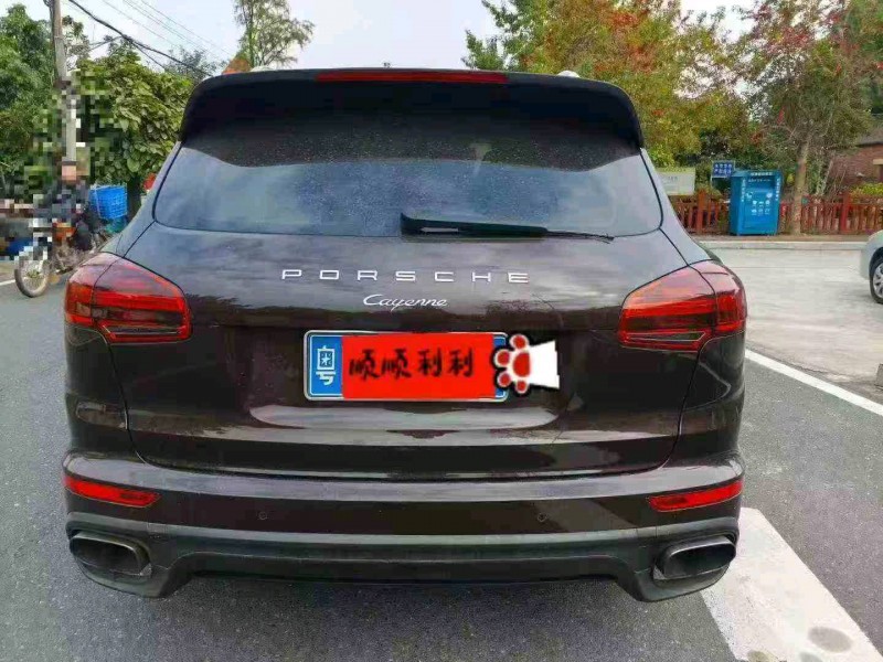 汕头15年保时捷卡宴9