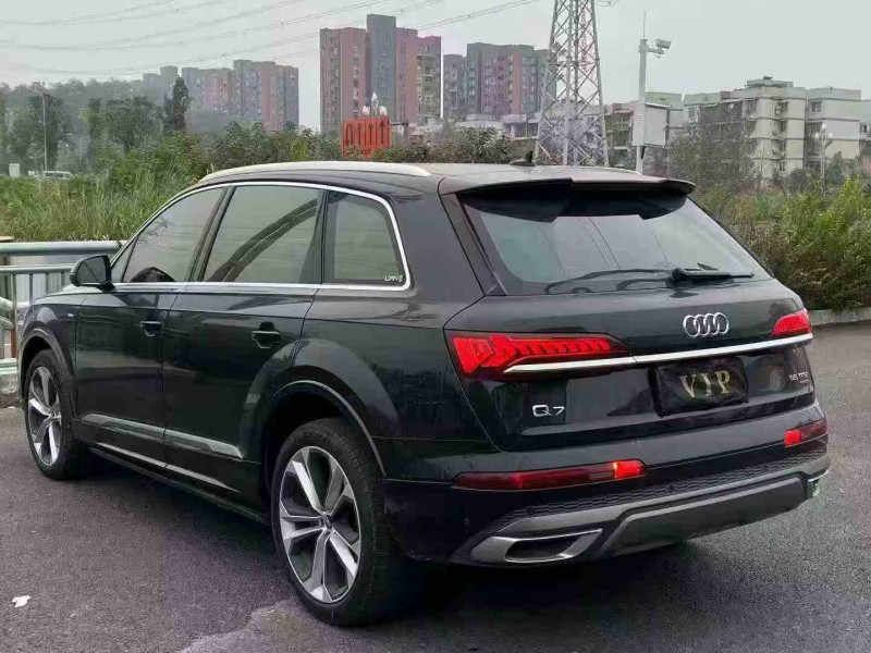 重庆21年奥迪Q77