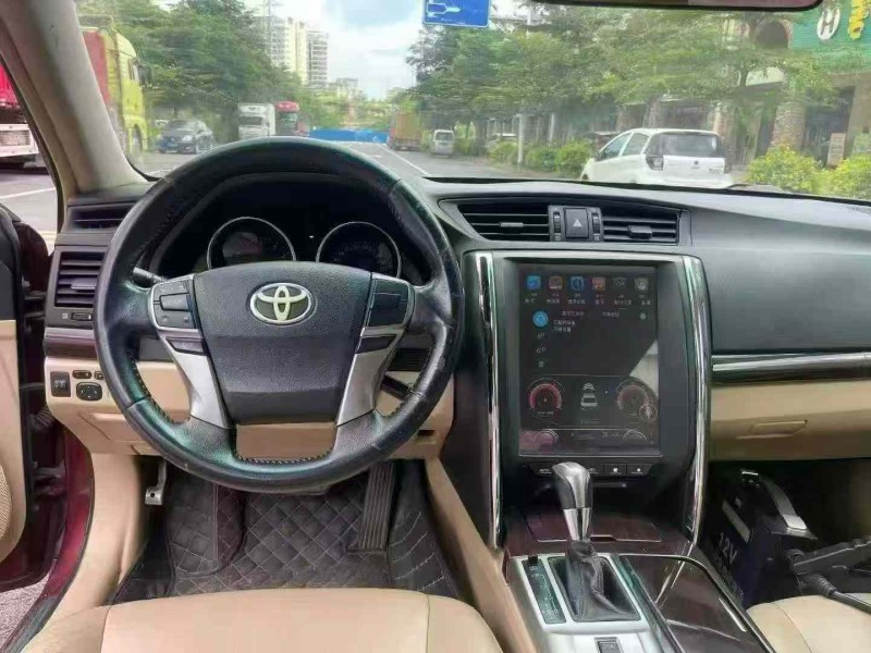 百色12年丰田锐志4