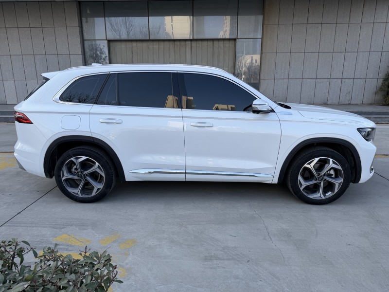 济宁24年吉利星越8