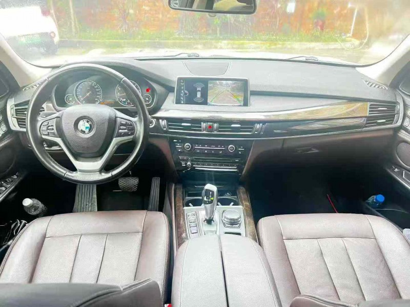 百色17年宝马X54