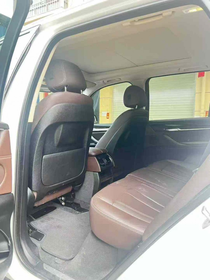 百色17年宝马X55