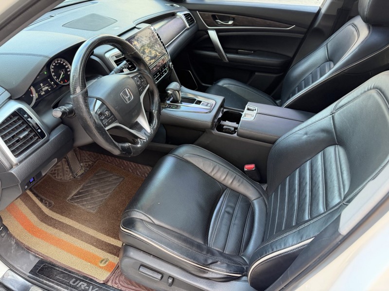 济宁18年本田URV4