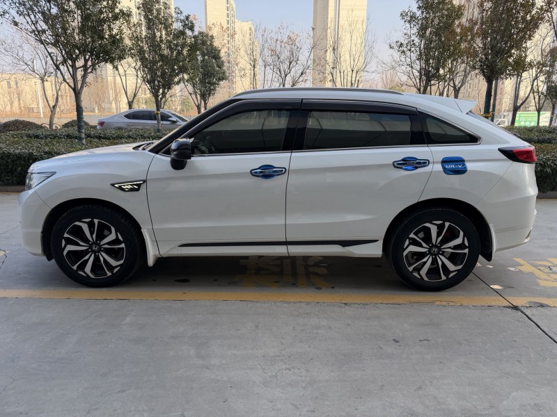 济宁18年本田URV8