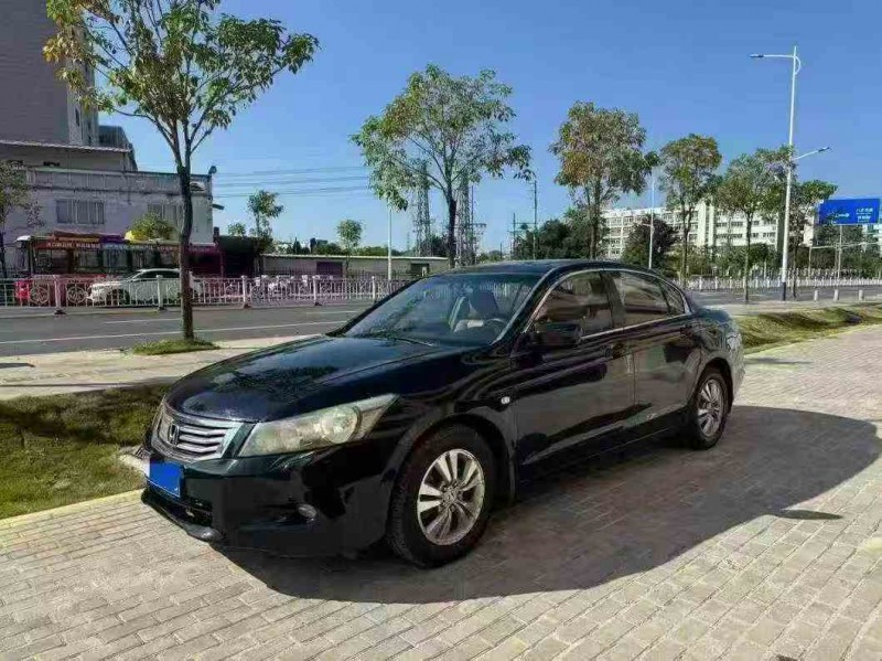 佛山10年本田雅阁3