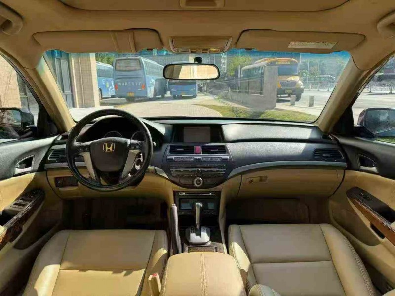 佛山10年本田雅阁5