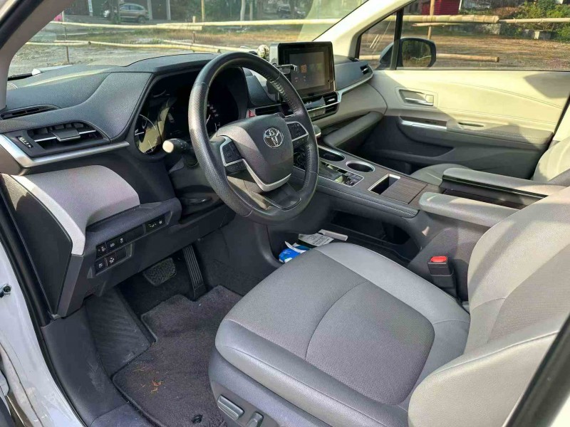 衡阳22年丰田塞纳4