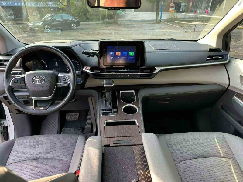 衡阳22年丰田塞纳5