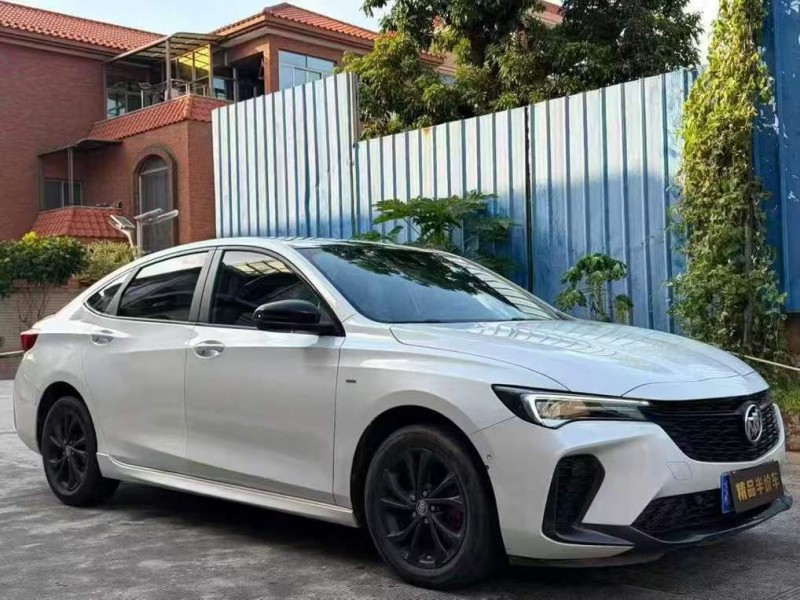 东莞22年别克威朗3