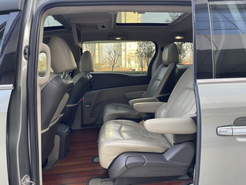 济宁13年别克GL86