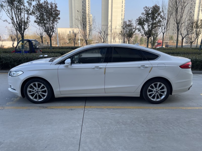 济宁19年福特蒙迪欧8