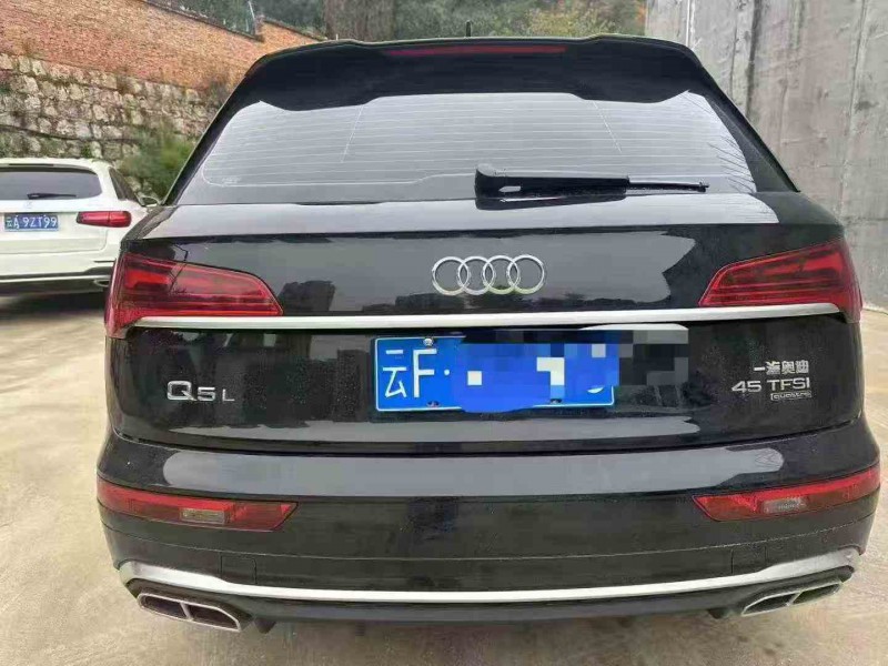 保山21年奥迪Q58