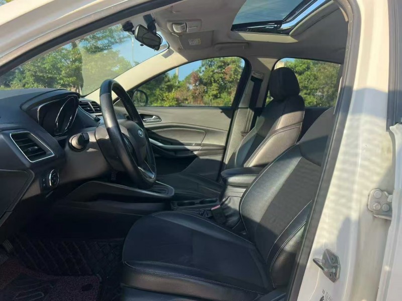 汕头19年福特福睿斯4