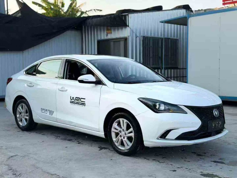 深圳19年长安汽车逸动2