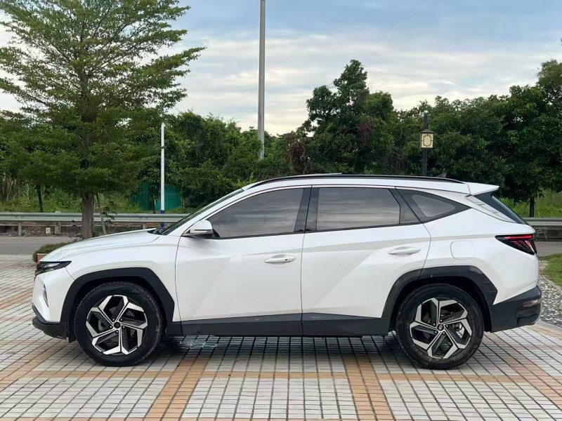 汕头22年现代途胜3