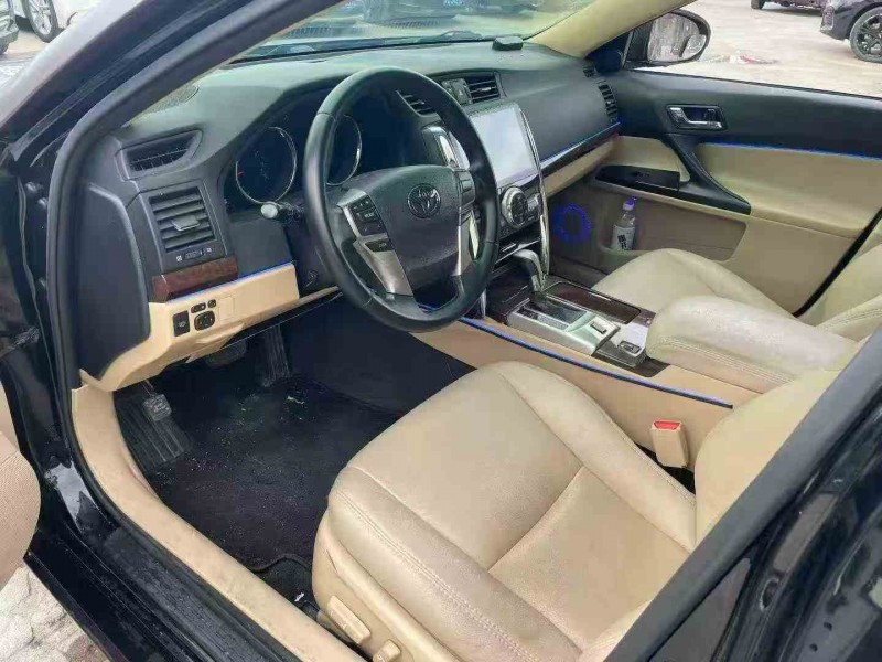 珠海14年丰田锐志4