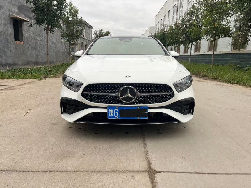 新乡24年奔驰A1