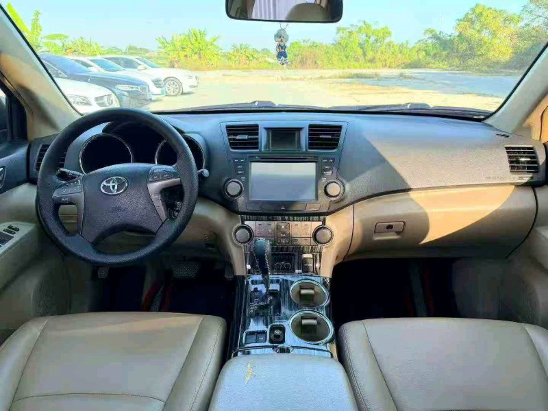 佛山12年丰田汉兰达4