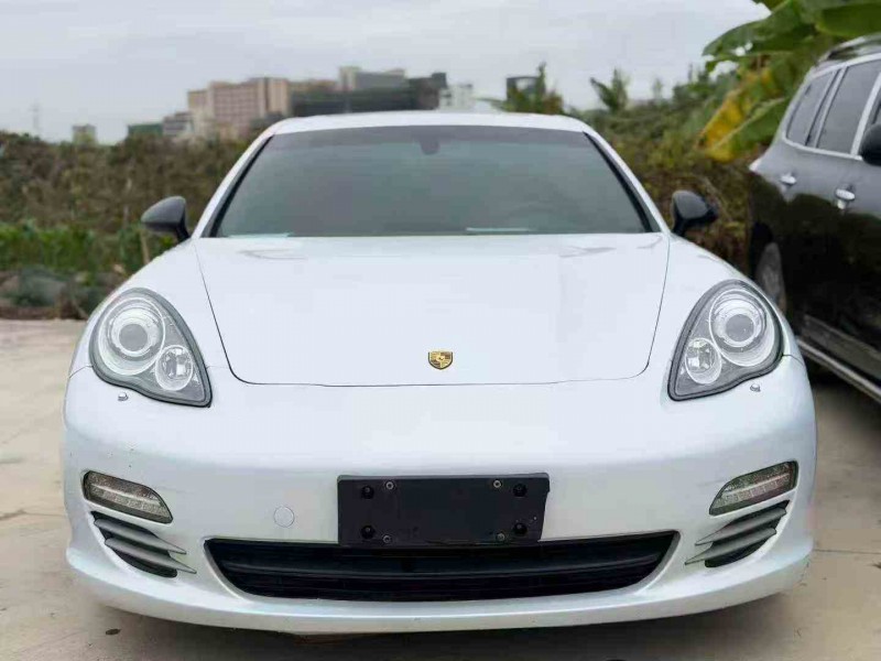 佛山11年保时捷帕拉梅拉1
