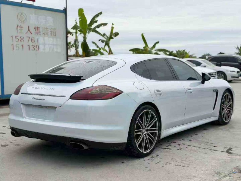 佛山11年保时捷帕拉梅拉7