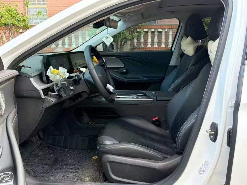 东莞25年奇瑞艾瑞泽6